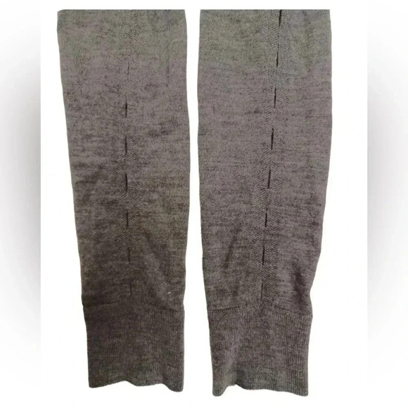 Banana Republic Grey 100% Merino Wool Decorative Arm Slits Top Size Medium - Picture 4 of 8